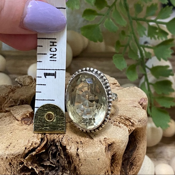 Sterling silver .925 and Pale green gemstone ring - Picture 3 of 8